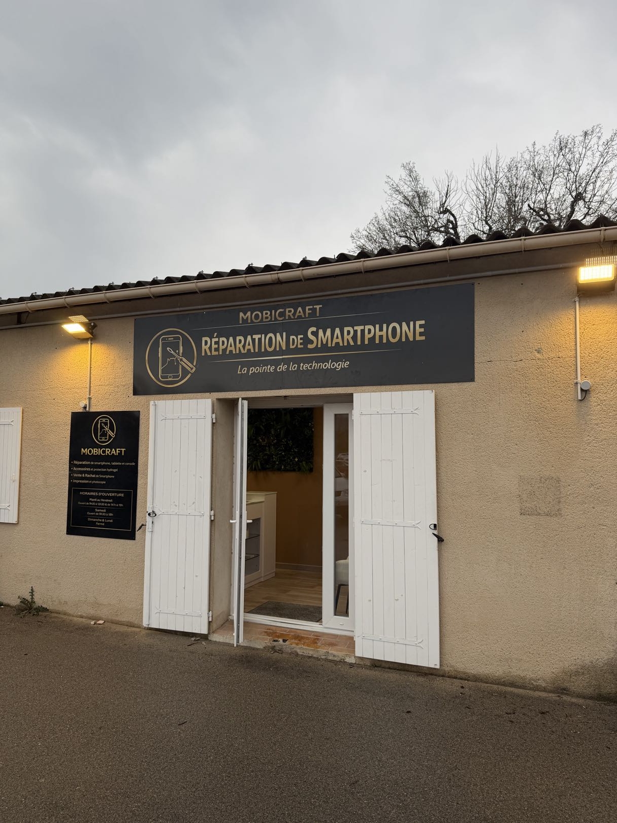 Devanture boutique Mobicraft - 964 avenue de Craponne, Mallemort